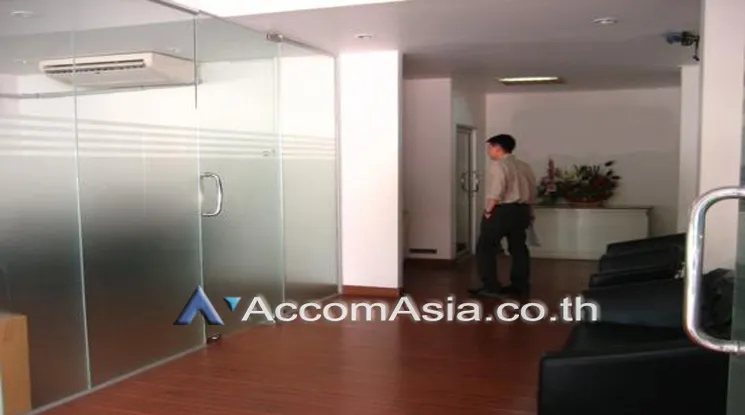 unit Office space For Rent in Silom, Bangkok  near BTS Chong Nonsi (AA12679)